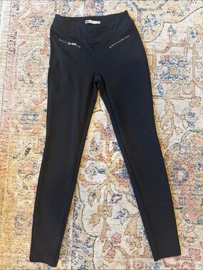 SO Black High-Rise Leggings with Zip Pocket Detail